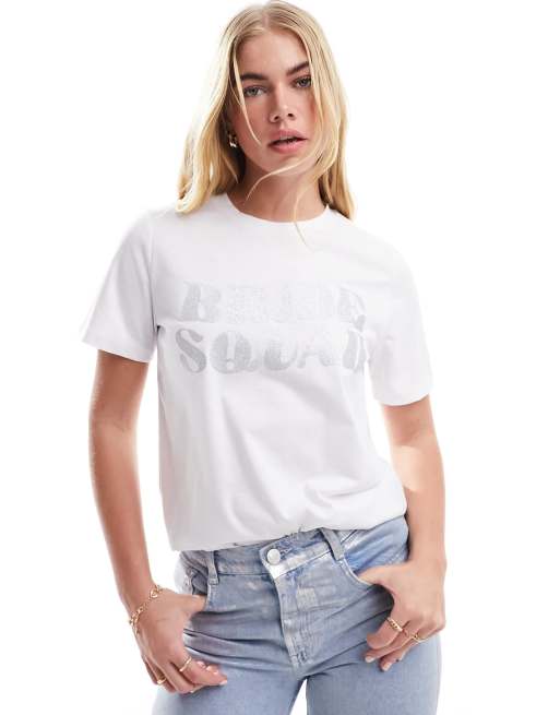 Pieces - T-shirt met 'Bride Squad' slogan met zilveren glitter op de voorkant in wit