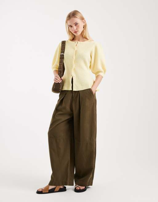 Pieces – Taillierte Strickjacke in blassem Bananengelb mit Puffärmeln, 3 von 4