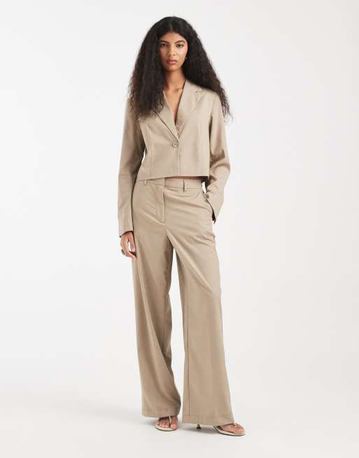 Pieces tailored short blazer in beige - part of a set, 2 of 4