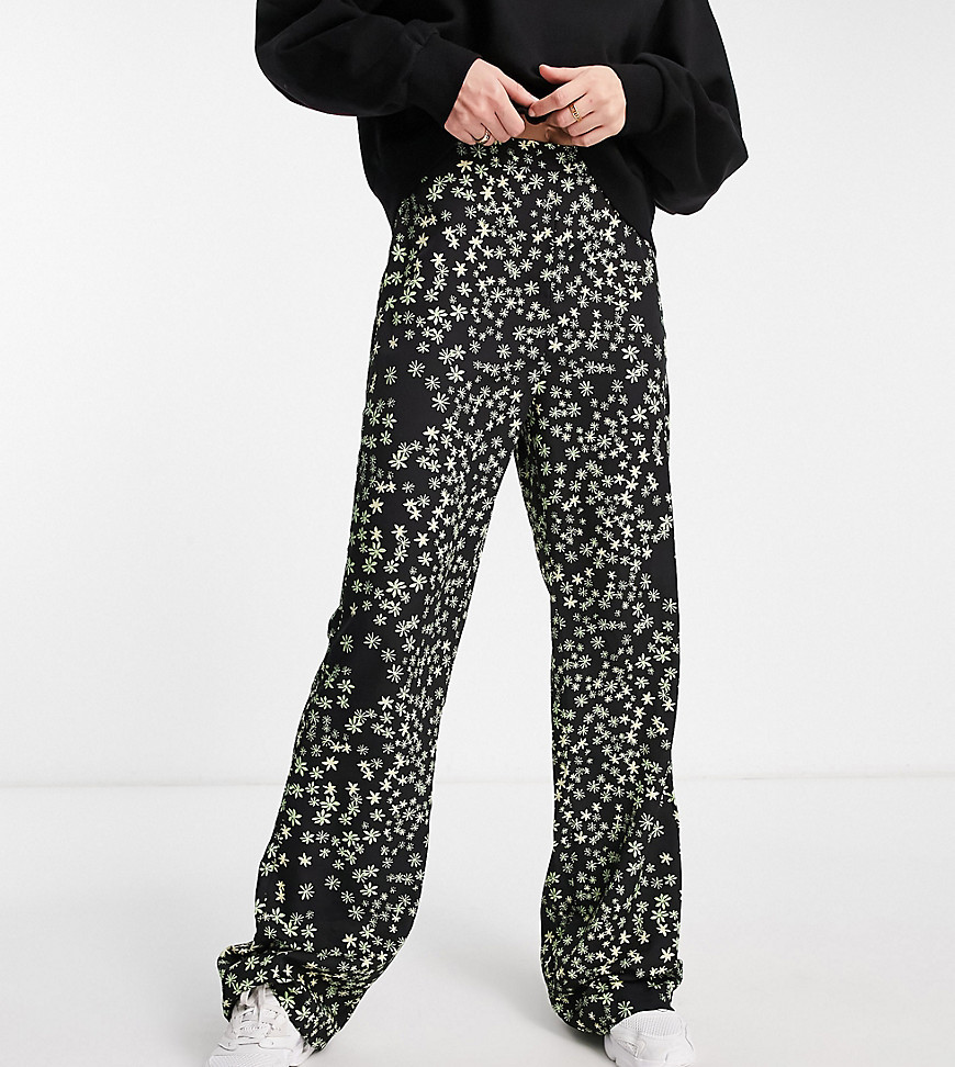 Pieces Tall exclusive flared trousers in black floral-Multi