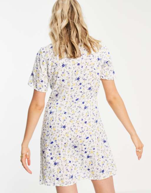 Pieces Tall - Exclusivité - Robe chemise courte - Blanc fleuri, 2 de 4