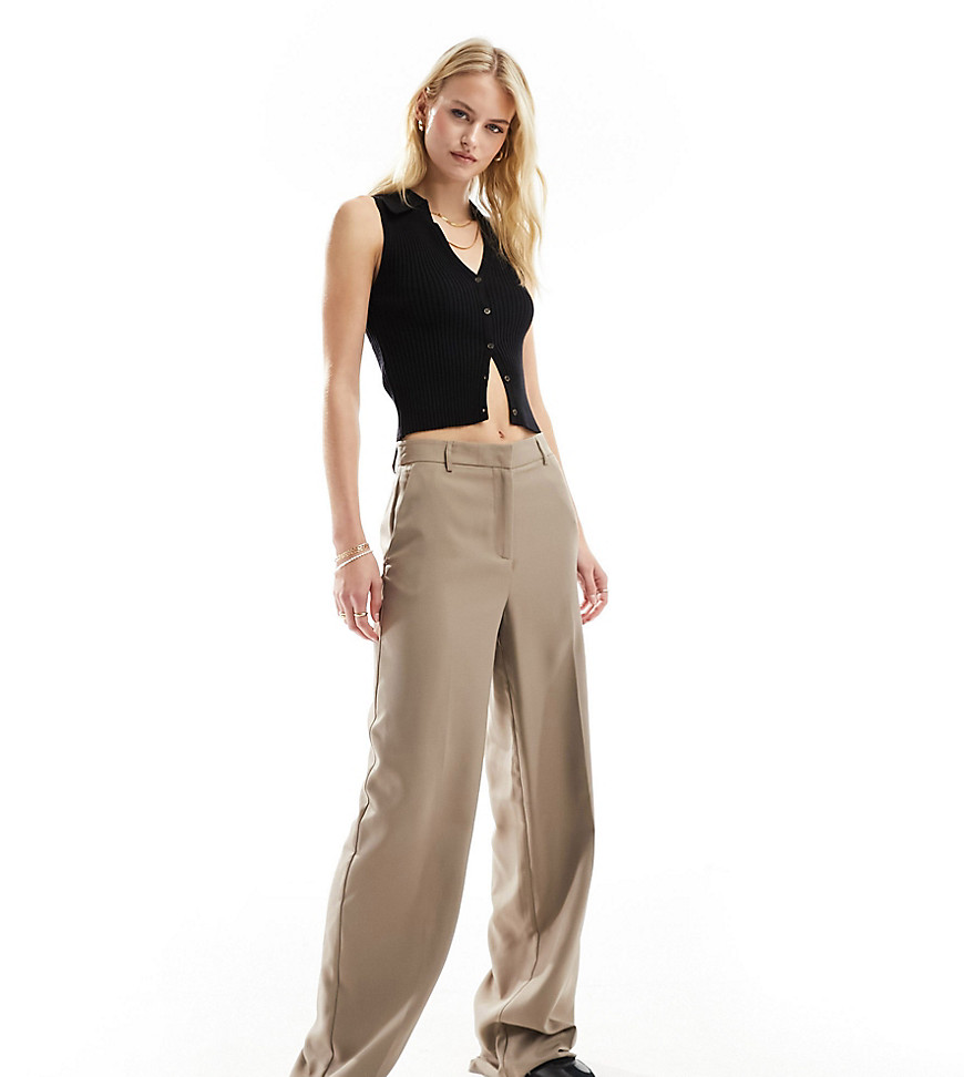 Pieces Tall pleat front tailored trousers in camel-Neutral