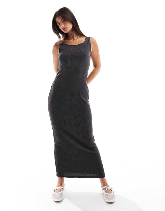 Pieces - textured scoop neck sleeveless maxi dress in washed grey