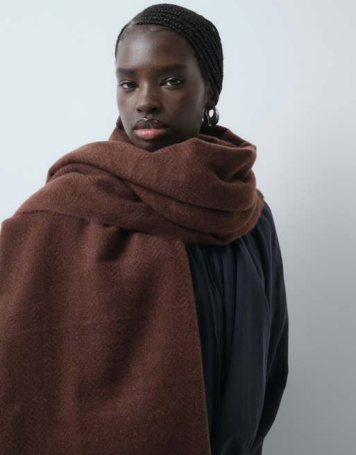 Pieces textured tassel scarf in chocolate brown, 3 of 3