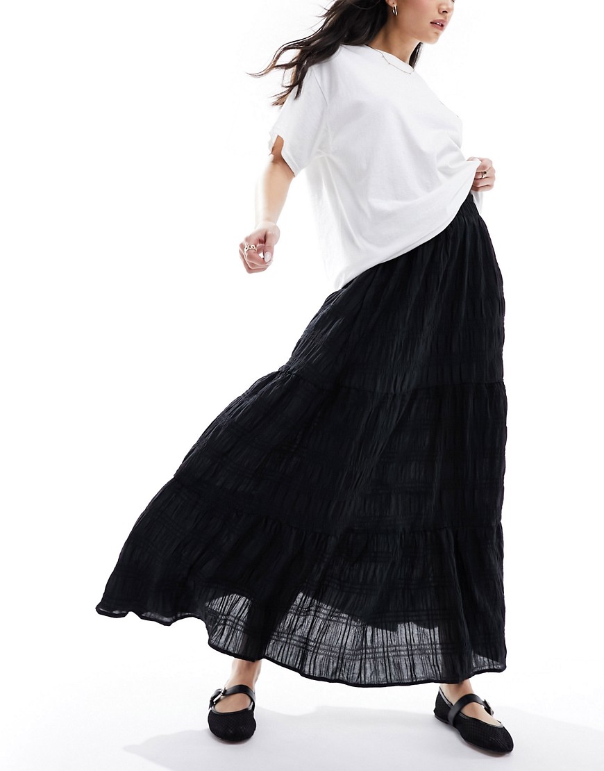 Pieces Textured Tiered Maxi Skirt In Black