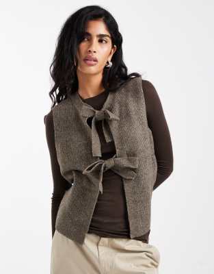 Pieces Tie Front Knitted Top In Brown