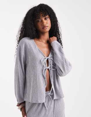Pieces Tie Front Textured Top In Gray