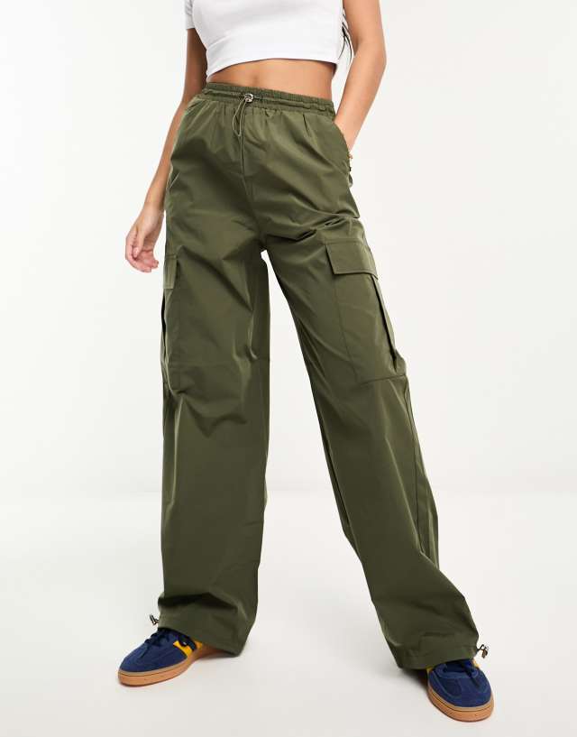 Pieces - toggle detail cargo trousers in khaki