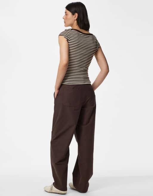 Pieces - Top con maniche ad aletta color hot fudge, 2 di 7