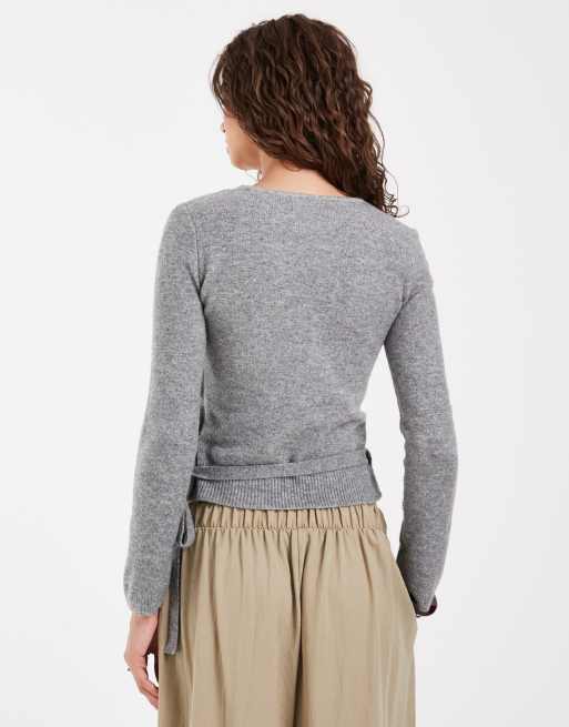 Pieces - Top de punto de varias capas con detalle cruzado en gris jaspeado medio, 4 de 4