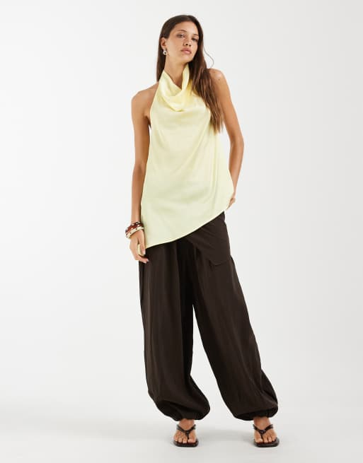 Pieces - Top dos nu en satin à ourlet asymétrique - Jaune pastel, 2 de 4
