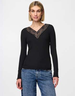 Pieces Top in black