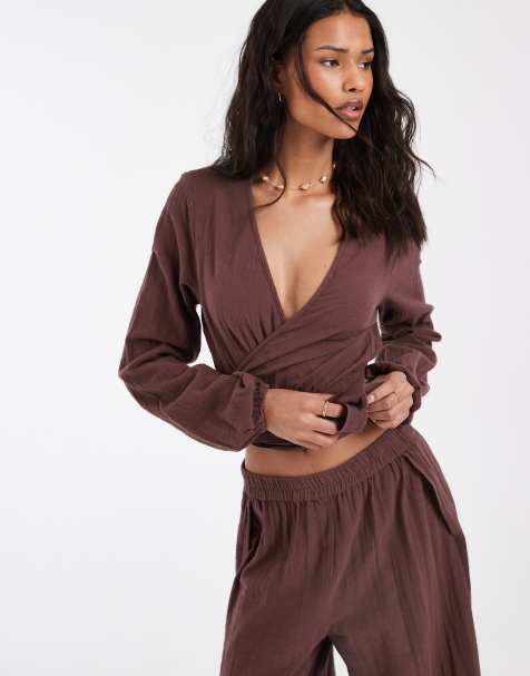Pieces - Top marrón caoba intenso de manga larga con lazada delantera de algodón texturizado (parte de un conjunto) - view 1
