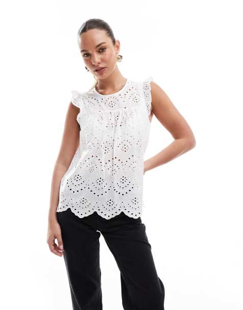 Pieces - Top smocké sans manches en broderie anglaise - Blanc - view 1