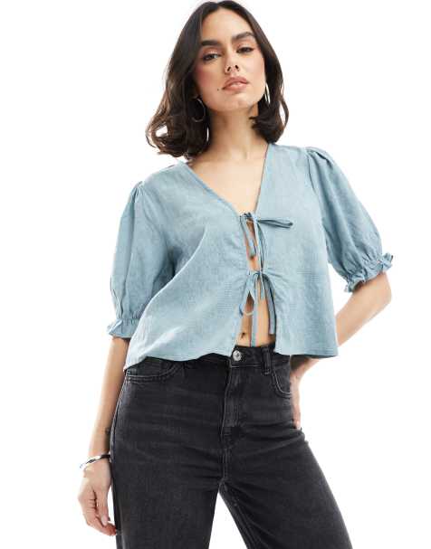 Pieces - Top van jacquard met striksluiting en pofmouwen in blauw - view 1