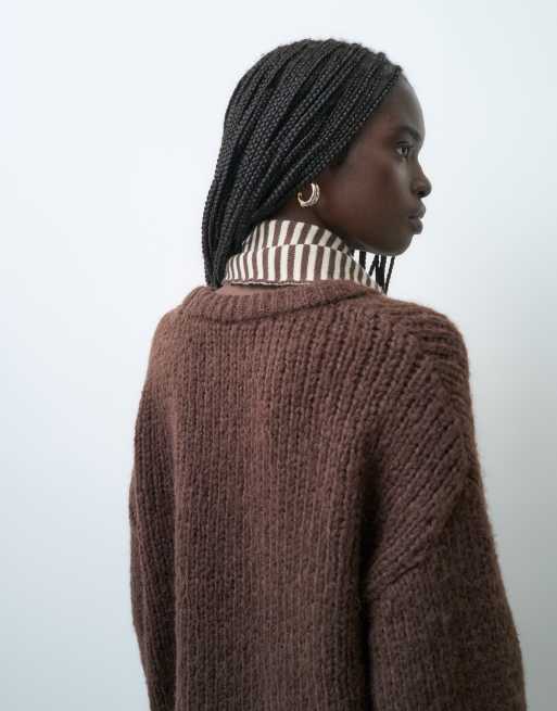 Pieces triangle scarf in brown and white stripe, 3 of 3