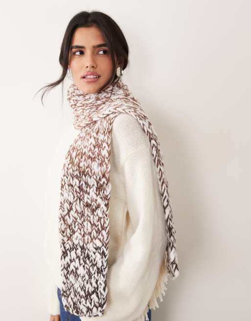Pieces two tone chunky knitted scarf in brown and cream, 3 of 3