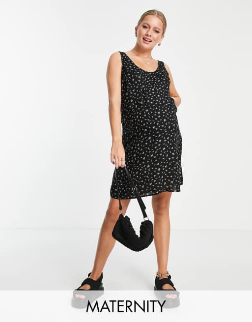 Pieces – Umstandsmode – Mini-Etuikleid mit Blümchenmuster in Schwarz