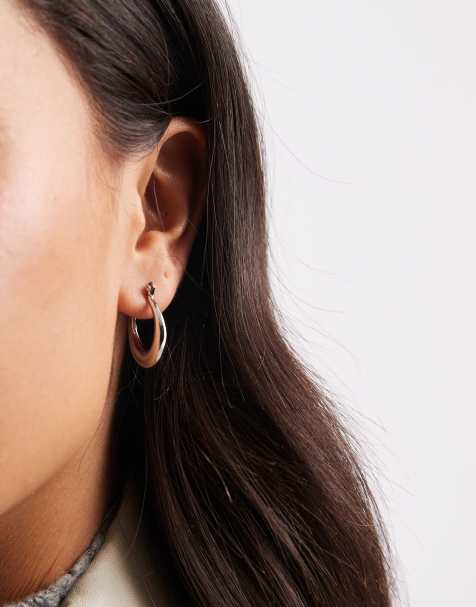 Pieces – Unregelmäßige Creolen in Silberoptik - view 1