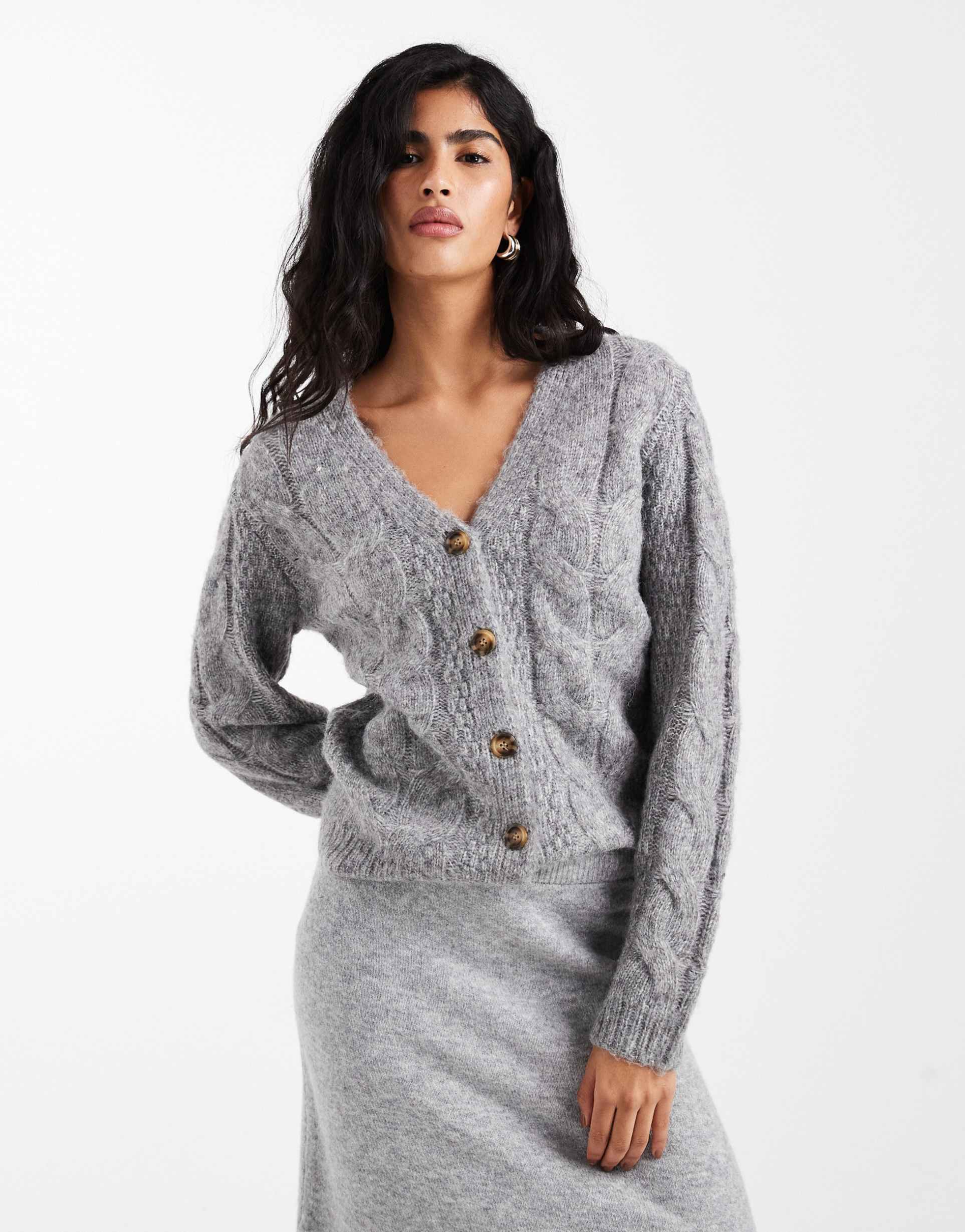 pieces v neck cable knit cardigan in medium gray melange