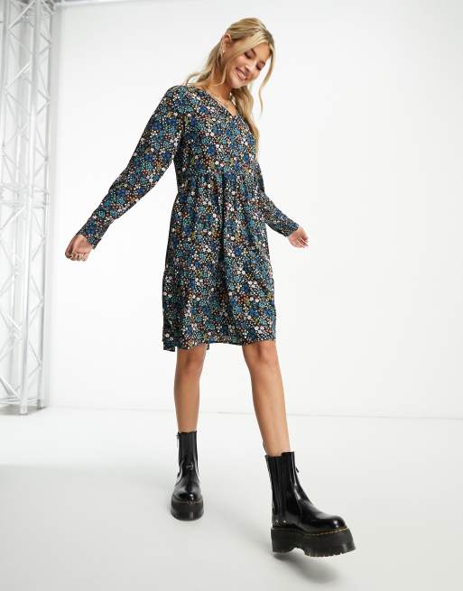 Pieces v neck dress in black floral print 
