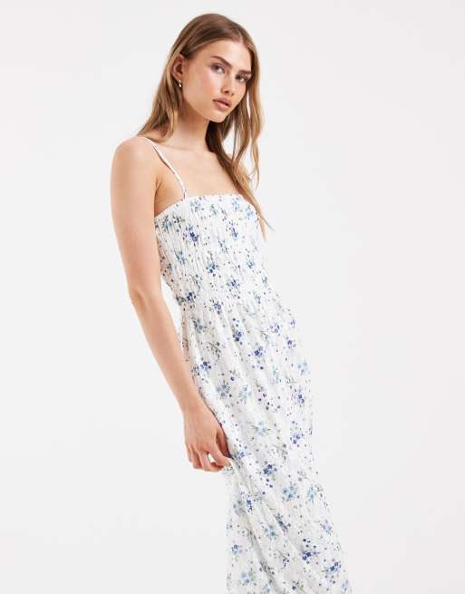 Pieces - Vestito lungo a punto smock in pizzo blu a fiorellini con spalline sottili, 2 di 4