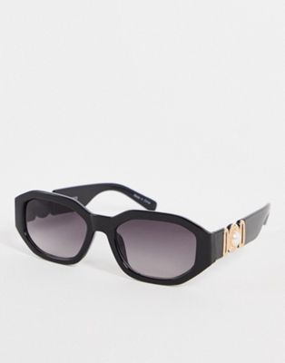 Pieces vintage style sunglasses in black with gold detail | ASOS