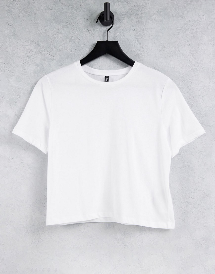 Pieces – Vit t-shirt i kort design-Vit/a