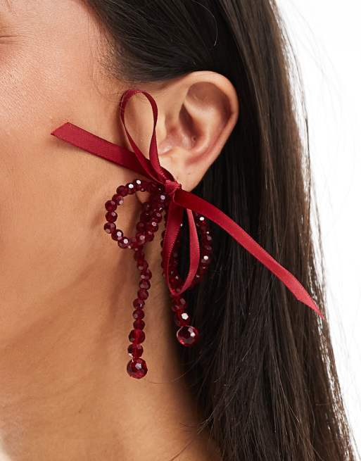 Pieces – Weihnachten – Ohrringe mit Schleifenband und Perlenschleife in Rot