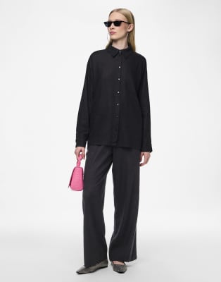 Pieces - Weit geschnittene Hose in Schwarz