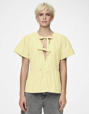 Pieces - Wendbares Top in zartem Gelb