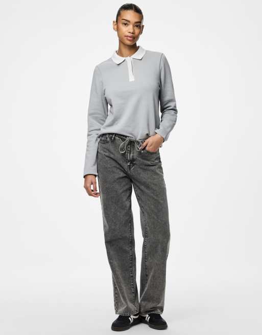 Pieces – Wide-Fit-Jeans aus mittelgrauem Denim