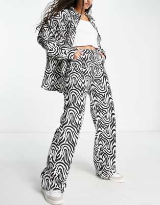 Pieces wide leg jeans in zebra print - part of a set-Multi