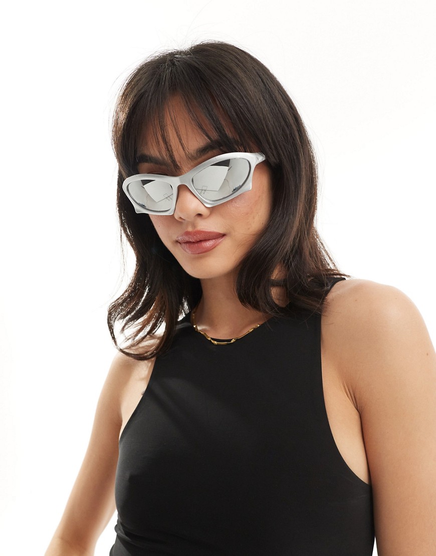 Pieces wrap around visor sunglasses with mirror lens in silver