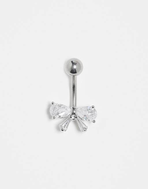 Piercing para el ombligo plateado con diseño de lazo de acero de Kingsley Ryan