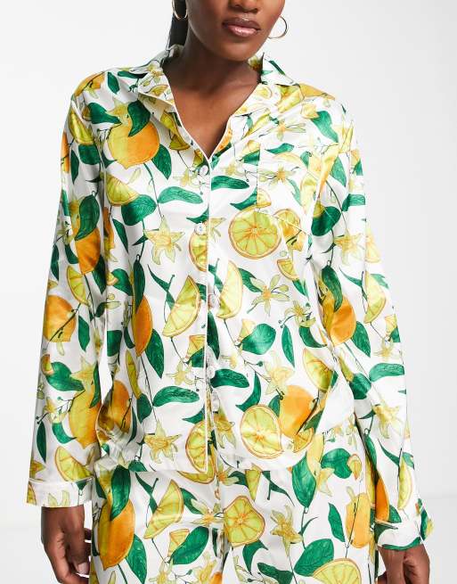 Pijama amarillo de camisa y pantalones con estampado de limones de satén de Night, 3 de 4