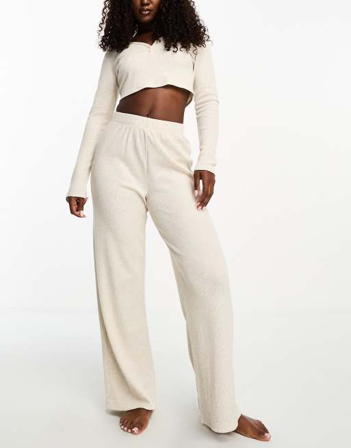 Pijama beis de top con cuello panadero y pantalones de pernera ancha de punto de arroz de Loungeable