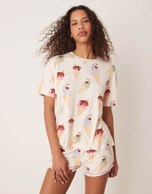 Pijama color crema de top extragrande y pantalones cortos con estampado de helados de Urban Threads