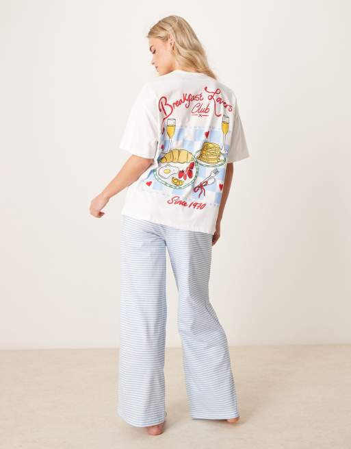 Pijama de camiseta extragrande y pantalones de pernera ancha con estampado 