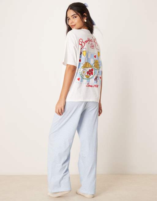 Pijama de camiseta extragrande y pantalones de pernera ancha con estampado 