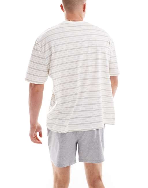 Pijama de pantalones cortos y camiseta a rayas de ASOS DESIGN, 2 de 4