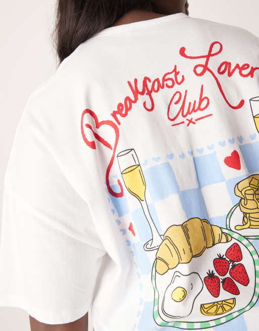 Pijama de pantalones de pernera ancha y camiseta extragrande con estampado "Breakfast Lovers" de ASOS DESIGN Curve, 3 de 4