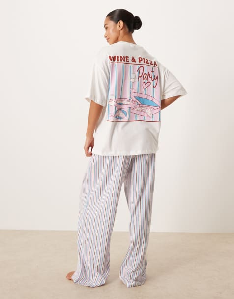 Pijama de pantalones de pernera ancha y camiseta extragrande con gráfico de pizza y vino de ASOS DESIGN Petite - view 1