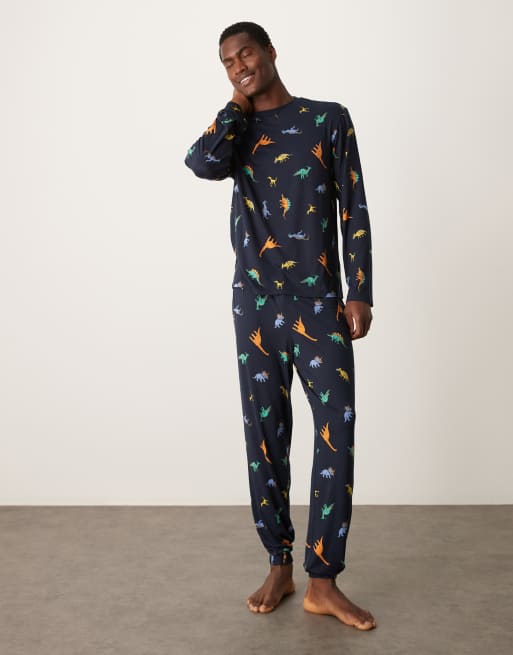 Pijama de pantalones y camiseta con estampado de dinosaurios de poliéster de Urban Threads, 2 de 4