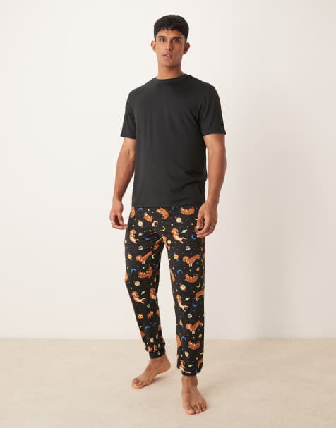 Pijama de pantalones y camiseta con estampado de perro espacial de poliéster de Urban Threads - view 1