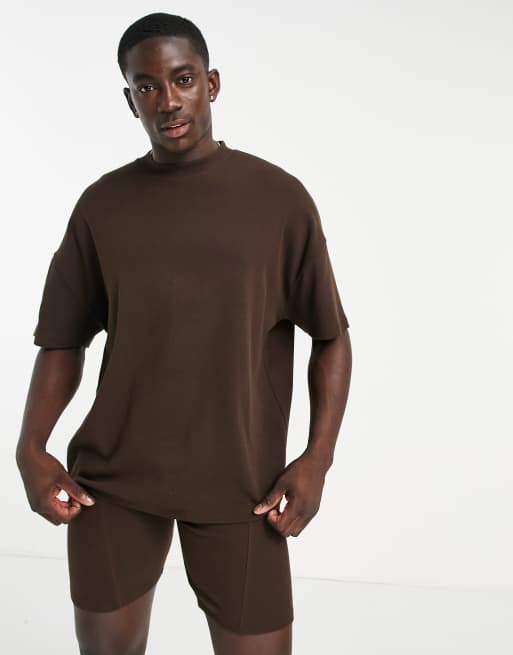 Pijama extragrande con camiseta y pantalones cortos del mismo tono de ASOS DESIGN
