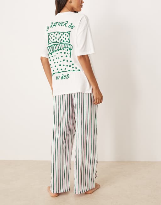 Pijama extragrande de pantalones a rayas de pernera ancha y camiseta con estampado gráfico de cama de ASOS DESIGN Maternity, 3 de 4
