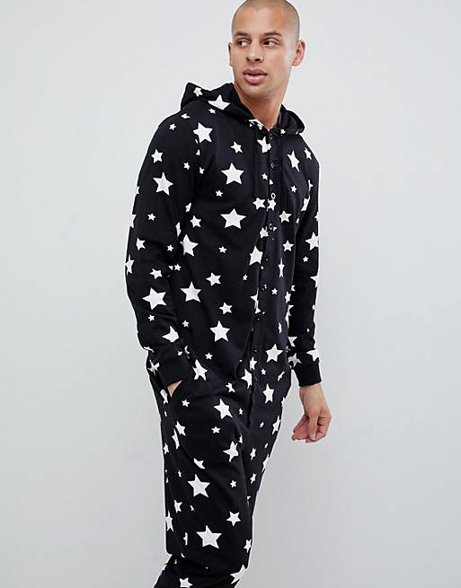 Pijama mono con capucha con estampado de estrellas mr & mrs de ASOS DESIGN