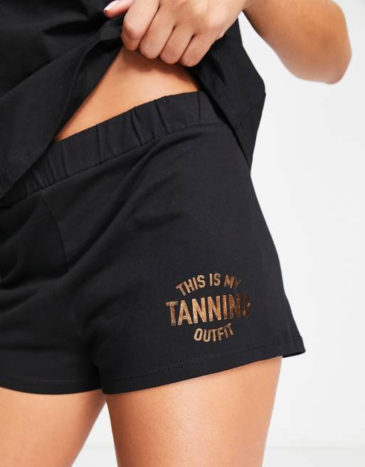 Pijama negro con texto "Tanning" de New Look, 3 de 4