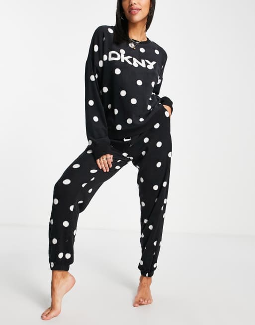 Pijama negro de joggers con estampado de lunares de DKNY